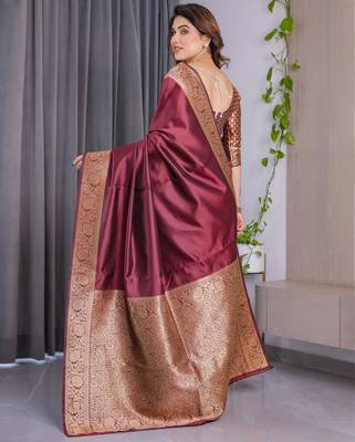 Maroon elegant zari woven banarasi silk sarees with attached blouse 3