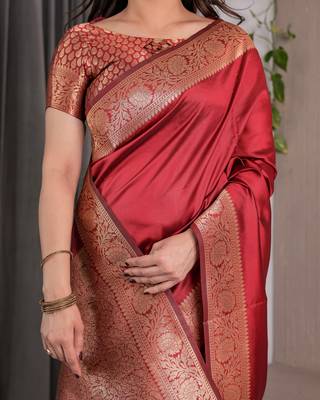 Red elegant zari woven banarasi silk sarees with attached blouse 5