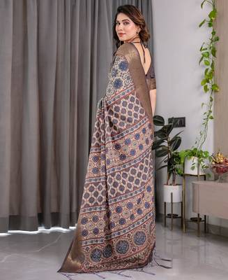 Pure handloom linen floral printed saree with blouse 3