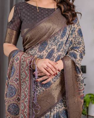 Pure handloom linen floral printed saree with blouse 5