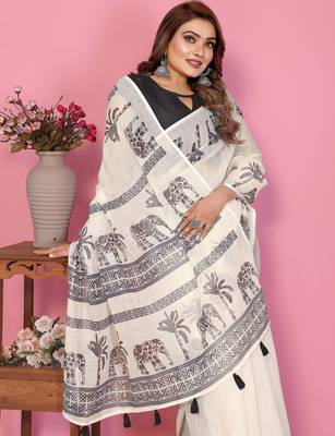 Soft linen cotton printed saree
with cotton tassles on pallu 
matching blouse 4