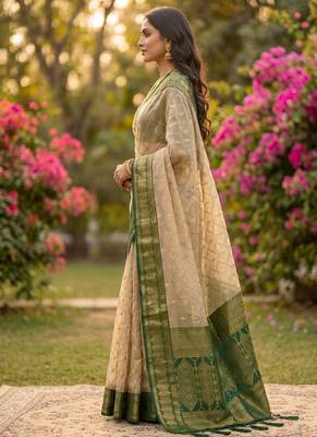 Beige cotton-silk blend saree with contrast dark green zari border 3