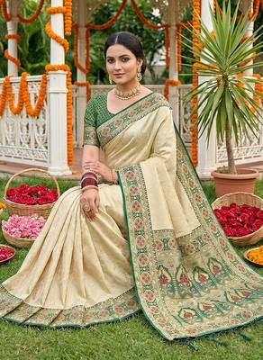 Cream banarasi silk blend saree with dark green zari woven border 3