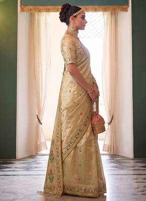 Cream tissue silk blend saree with paithani border and floral pallu 3