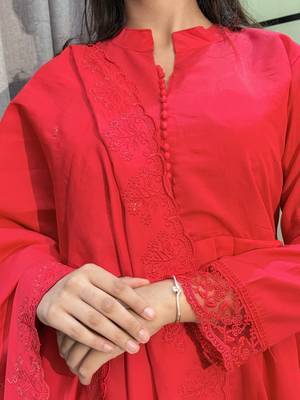 red color arco lace border roman silk blend gown set 4