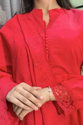 red color arco lace border roman silk blend gown set