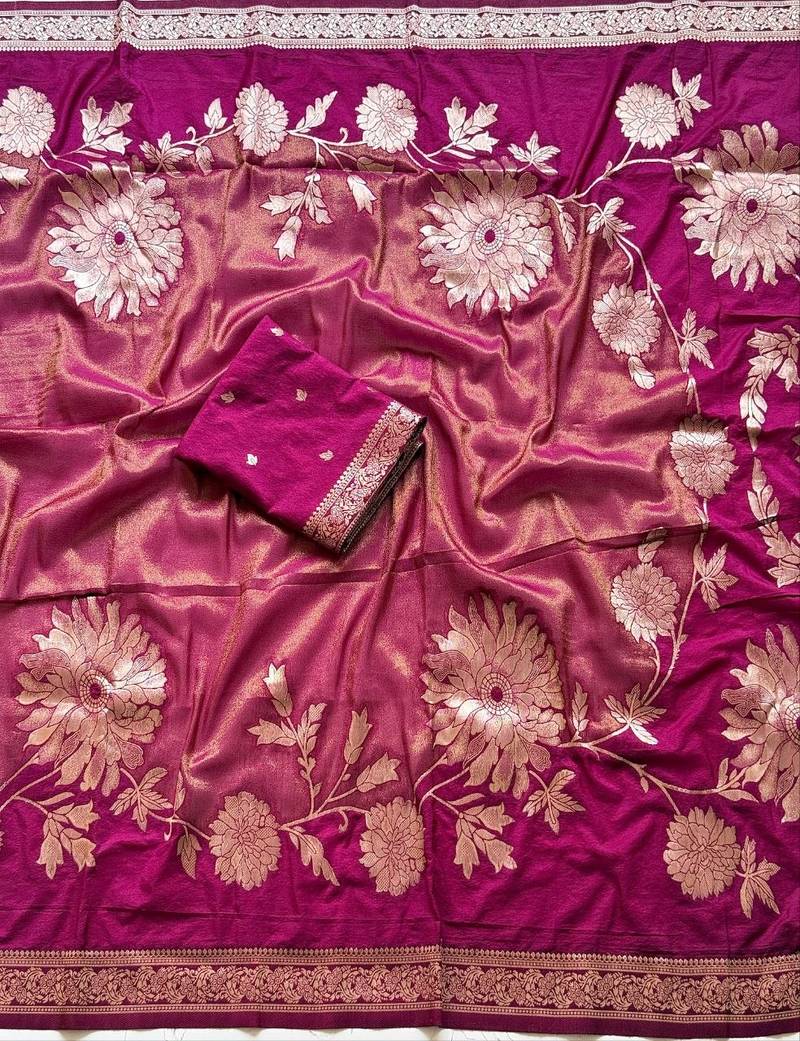 Magenta Color Designer Pallu With Shine Elegant Tassel Fumka Hand Made Khaddi Crepe Georgette Saree