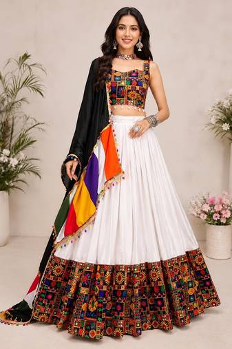 White Plain Lehenga With Full Kutch Work Blouse For Navratri