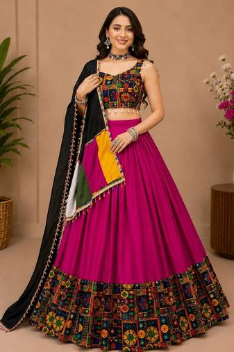 Pink Plain Lehenga With Full Kutch Work Blouse For Navratri