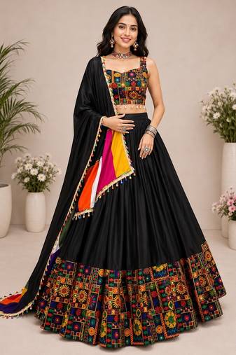 Black Plain Lehenga With Full Kutch Work Blouse For Navratri