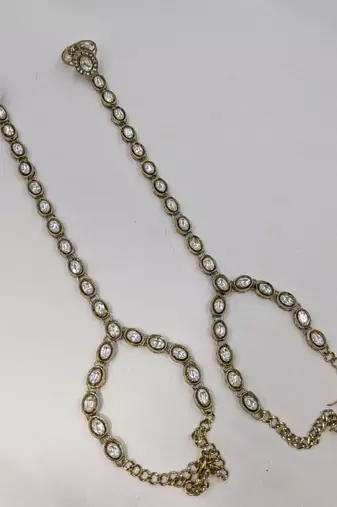 White Stone & Agate Stone Antique Gold-Plated Haath Phool (Hath Panja)