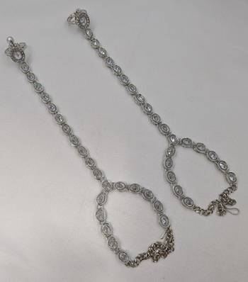 White Stone & Agate Stone Silver-Plated Haath Phool (Hath Panja) 3