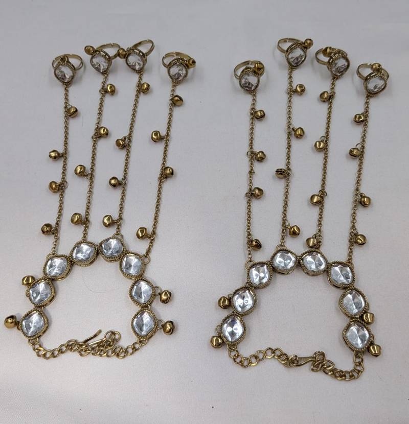 White Stone & Agate Stone Haath Phool (Hand Panja)     Antique Gold-Plated