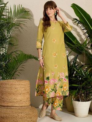 Floral Printed Sequinned  Cotton Kurta with Trousers 2