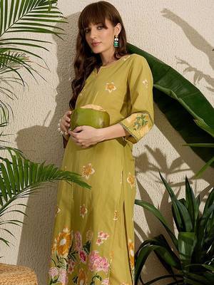 Floral Printed Sequinned  Cotton Kurta with Trousers 6