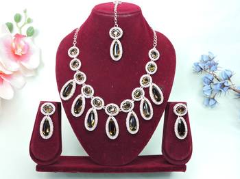 Green designer premium festive wear necklace set 1