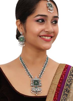 Green designer premium festive wear necklace set 3
