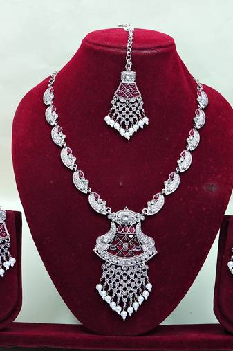 Red designer premium festive wear necklace set