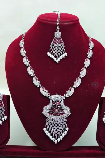 Red designer premium festive wear necklace set