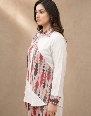 Pink geometric printed linen collared shirt for women 3