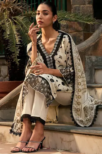 Floral Embroidered Regular Thread Work  Cotton Kurta with Trousers & Dupatta