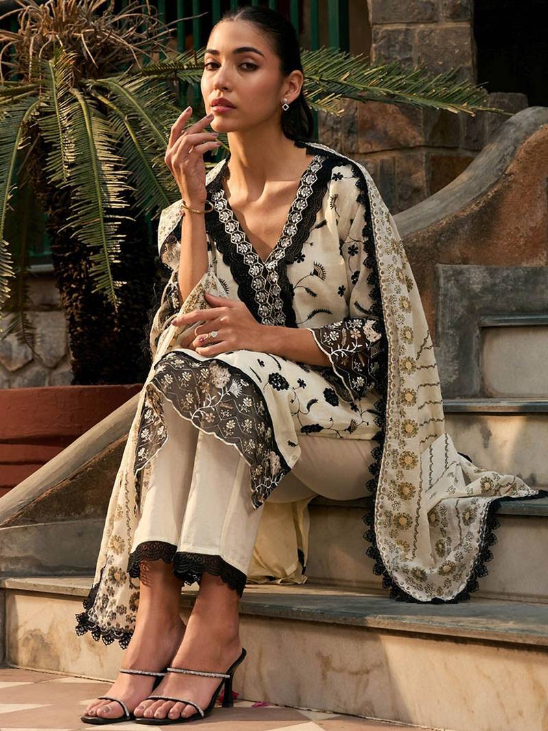 Floral Embroidered Regular Thread Work  Cotton Kurta with Trousers & Dupatta