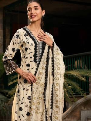 Floral Embroidered Regular Thread Work  Cotton Kurta with Trousers & Dupatta 1