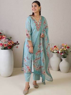 Women Floral Embroidered Linen Kurta with Trousers & Dupatta 2