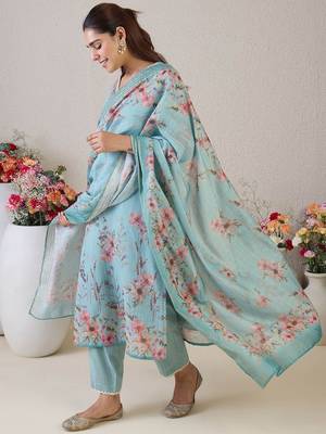Women Floral Embroidered Linen Kurta with Trousers & Dupatta 3