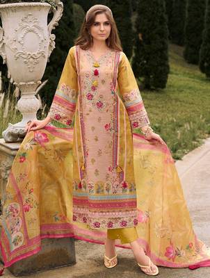 Women Embroidered Thread Work Linen Kurta with Trousers & With Dupatta 4