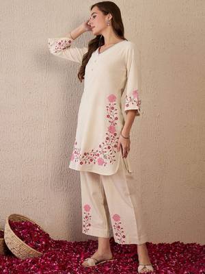 Women Floral Embroidered Regular Thread Work Pure Cotton Kurta with Palazzos 3