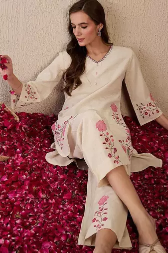 Women Floral Embroidered Regular Thread Work Pure Cotton Kurta with Palazzos