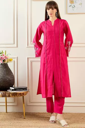 Women Magenta Kurta Sets