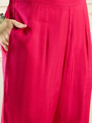 Women Magenta Kurta Sets 4