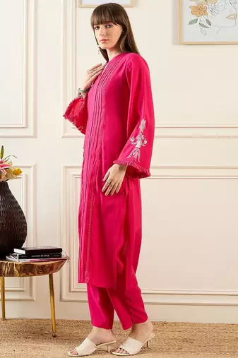 Women Magenta Kurta Sets