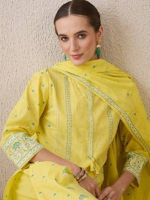Floral Printed Mandarin Collar Beads Stones Pure Cotton Kurta Trousers & Dupatta 1