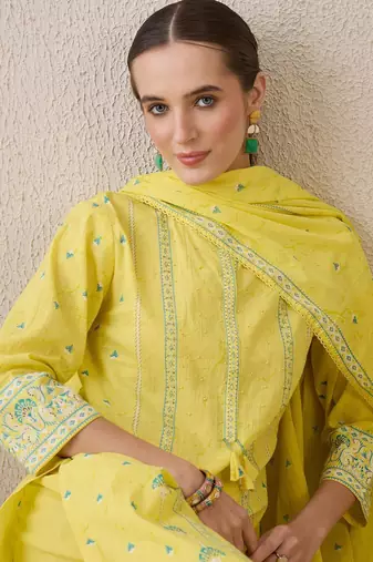 Floral Printed Mandarin Collar Beads Stones Pure Cotton Kurta Trousers & Dupatta