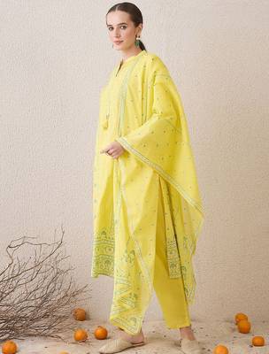 Floral Printed Mandarin Collar Beads Stones Pure Cotton Kurta Trousers & Dupatta 4