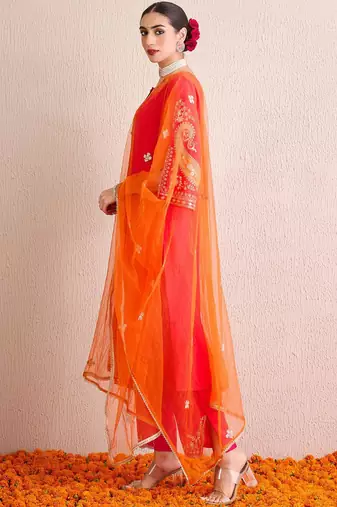 Women Ethnic Motifs Embroidered Regular Kurta with Trousers & With Dupatta