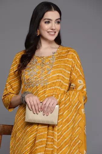Women Floral Yoke Design Regular  Cotton Kurta with Trousers & With Dupatta