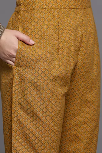 Women Floral Yoke Design Regular  Cotton Kurta with Trousers & With Dupatta