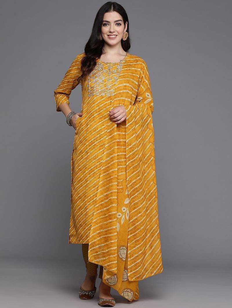 Women Floral Yoke Design Regular  Cotton Kurta with Trousers & With Dupatta