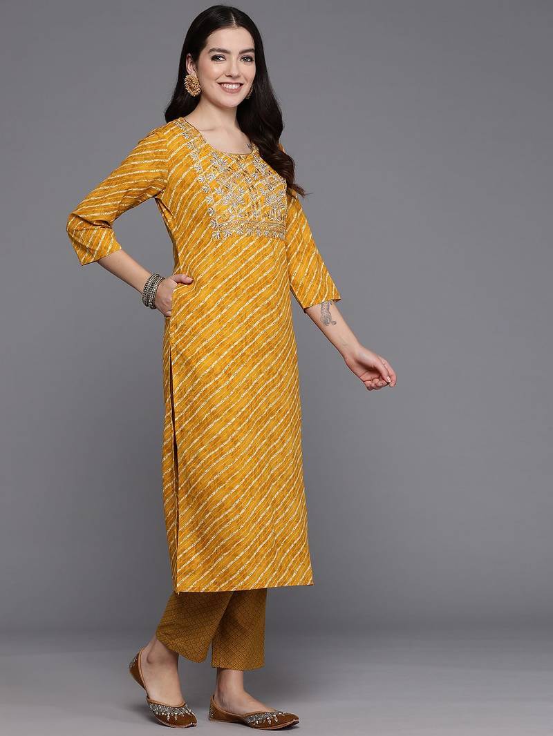 Women Floral Yoke Design Regular  Cotton Kurta with Trousers & With Dupatta