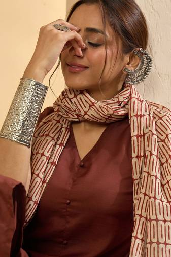 Women Kurta with Trousers & Dupatta