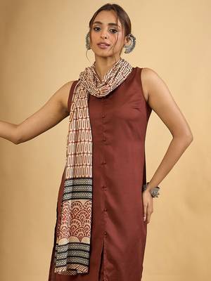 Women Regular Kurta with Trousers & Dupatta 6