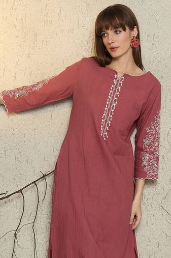 Women Ethnic Motifs Embroidered Thread Work Cotton Kurta with Trousers