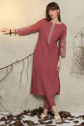 Women Ethnic Motifs Embroidered Thread Work  Cotton Kurta with Trousers