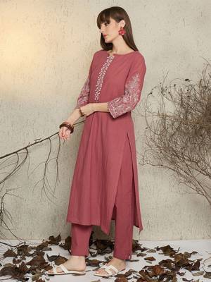 Women Ethnic Motifs Embroidered Thread Work  Cotton Kurta with Trousers 3