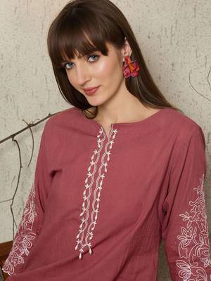 Women Ethnic Motifs Embroidered Thread Work  Cotton Kurta with Trousers 6