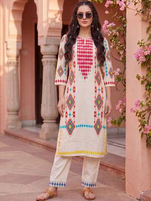 Women Printed Regular Pure Cotton Kurta with Trousers 3